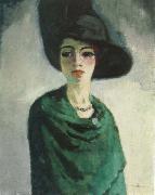 woman in black hat